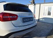 Mercedes-Benz GLA 12