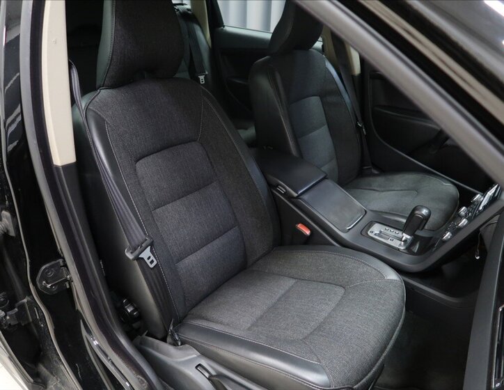 Volvo XC70 Kombi 2,4 l 136 kw
