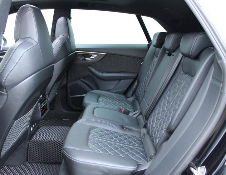 Audi SQ8 41