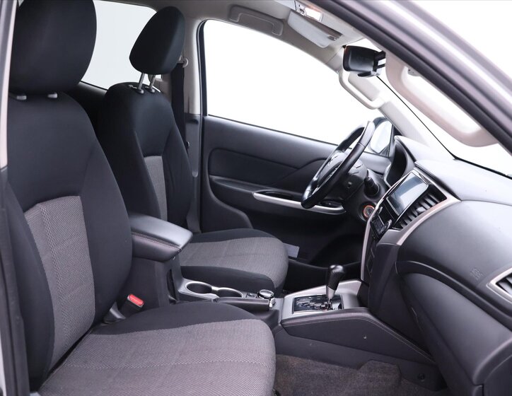 Mitsubishi L200 Pick-up 2,3 l 110 kw