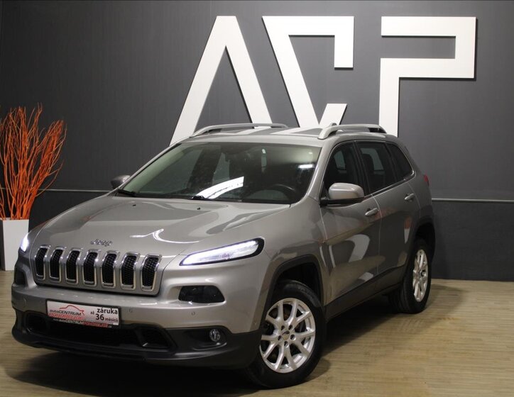 Jeep Cherokee SUV / Terénní 2,2 l 136 kw