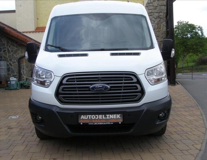 Ford Transit 8
