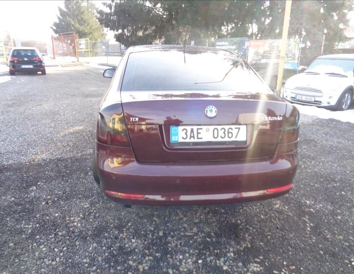 Škoda Octavia Sedan 1,6 l 77 kw