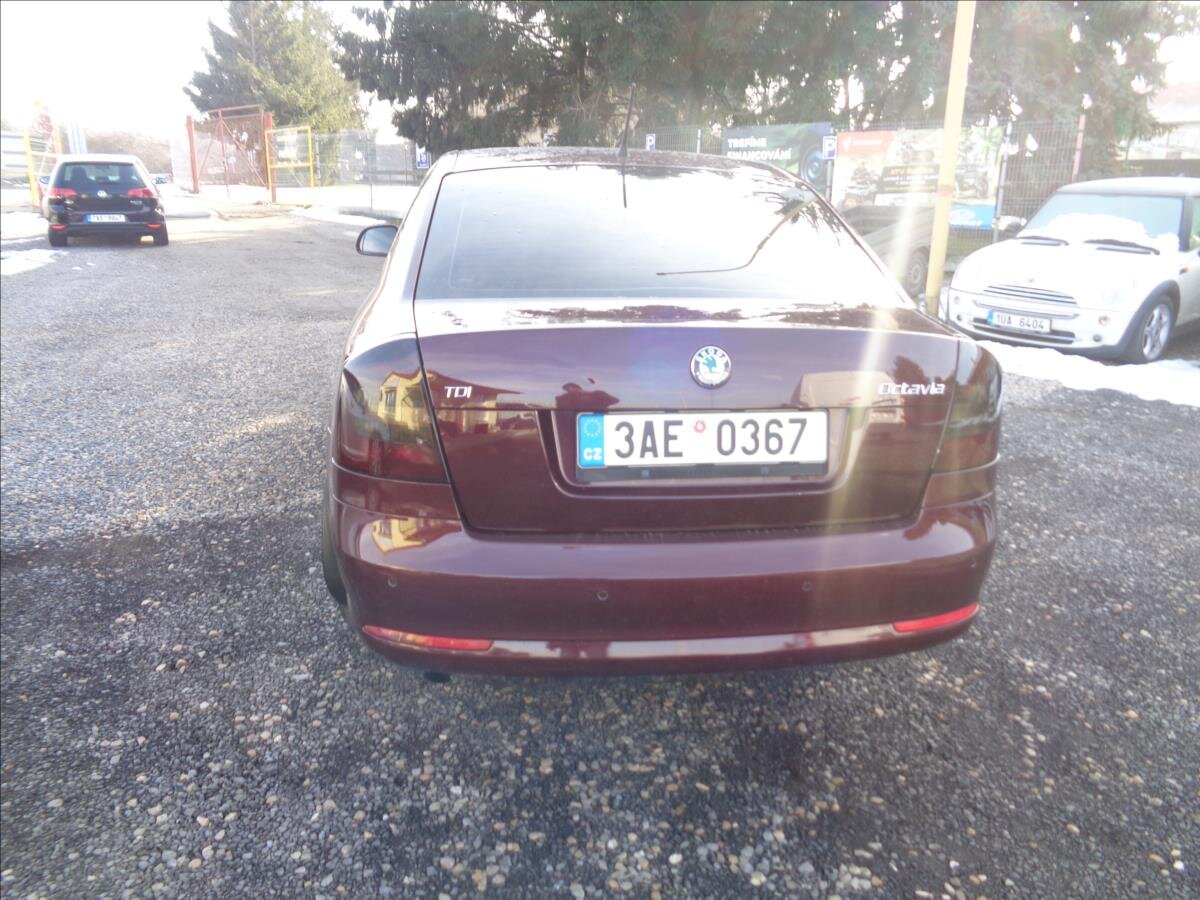 Škoda Octavia Sedan 1,6 l 77 kw