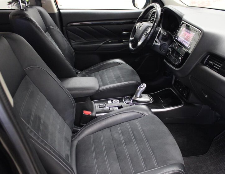 Mitsubishi Outlander SUV / Terénní 2,0 l 89 kw