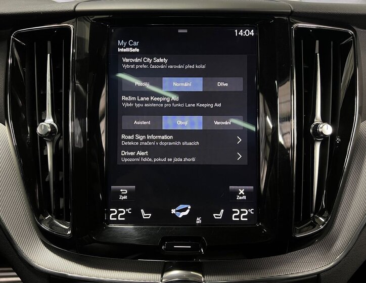 Volvo XC60 SUV / Terénní 2,0 l 288 kw