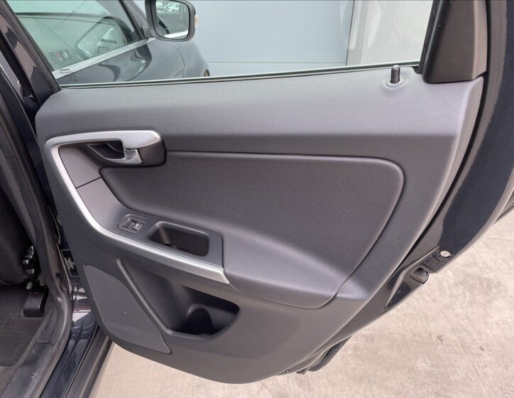 Volvo XC60 Kombi 2,4 l 151 kw