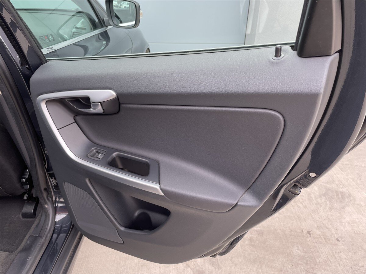 Volvo XC60 Kombi 2,4 l 151 kw