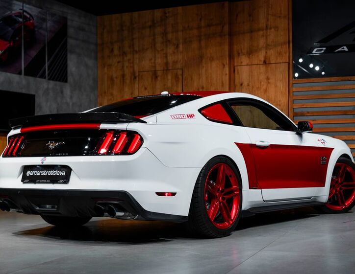 Ford Mustang 36
