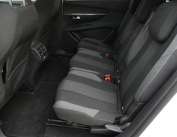 Peugeot 5008 SUV / Terénní 1,2 l 96 kw