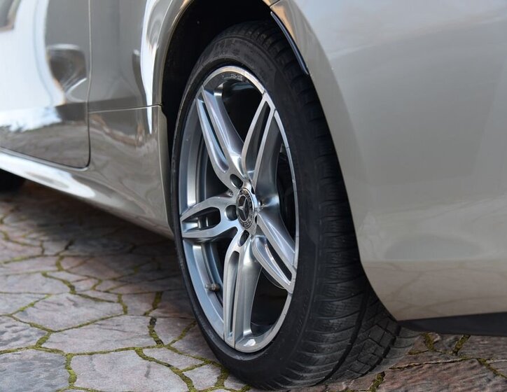 Mercedes-Benz Třídy E 12