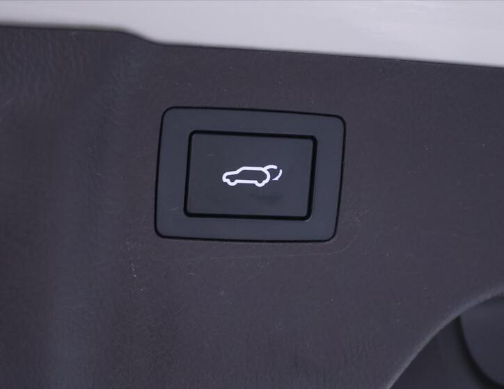 Hyundai Grand Santa Fe 11