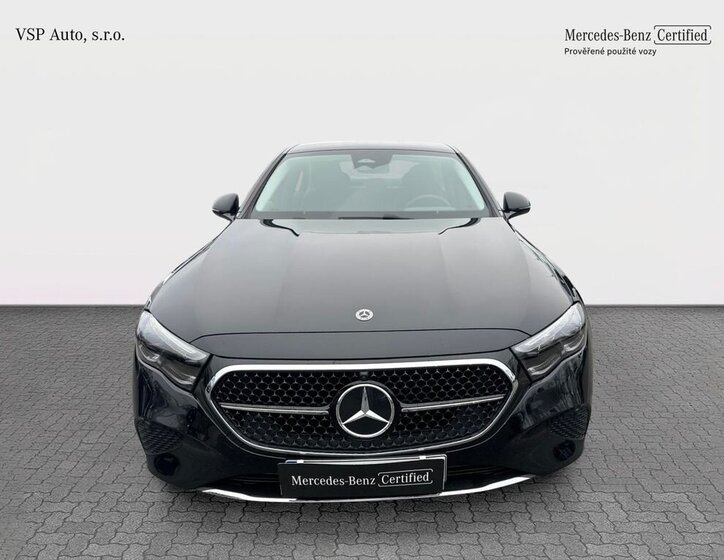 Mercedes-Benz Třídy E 8