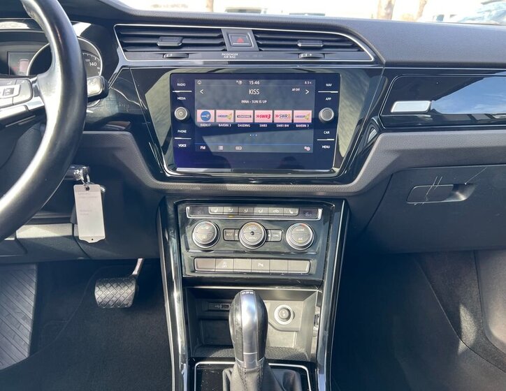 Volkswagen Touran MPV 1,5 l 110 kw