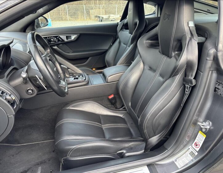 Jaguar F-Type Kupé 5,0 l 405 kw