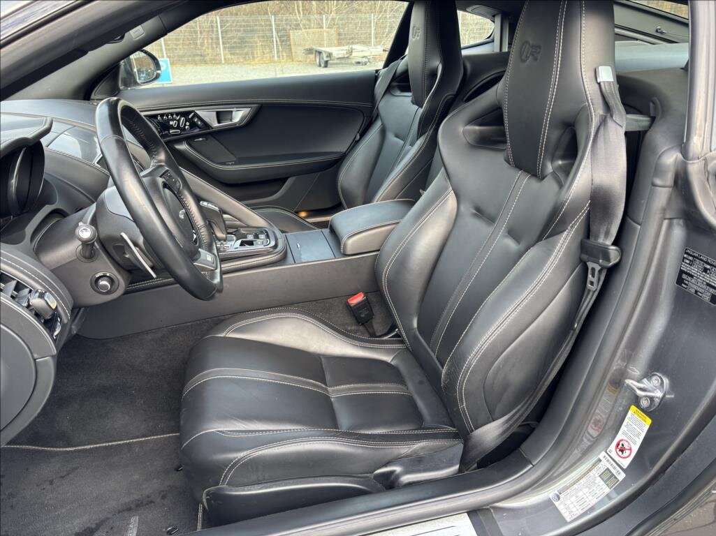 Jaguar F-Type Kupé 5,0 l 405 kw