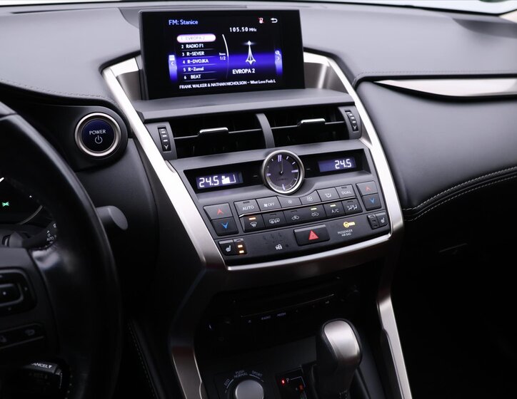 Lexus NX 300h SUV 2,5 l 114 kw