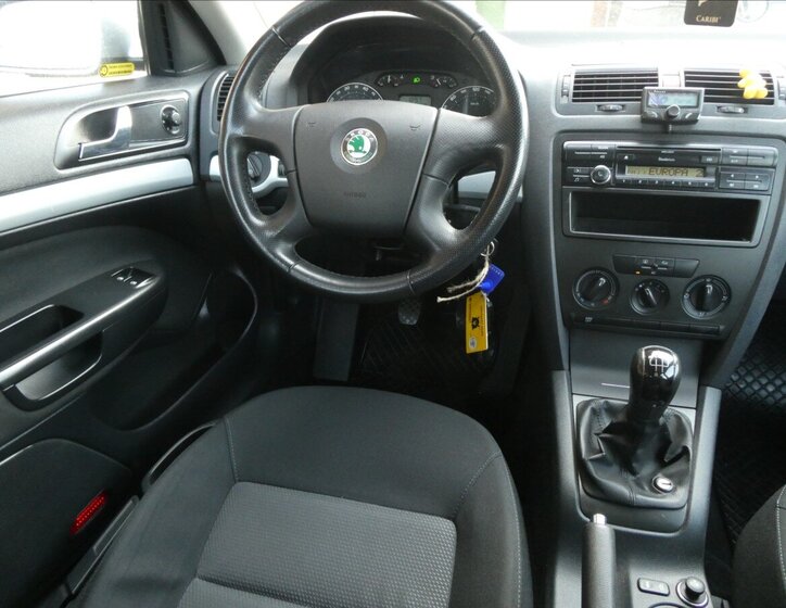 Škoda Octavia Sedan / Limuzína 1,6 l 85 kw