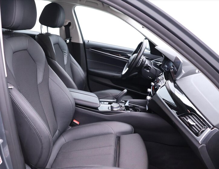 BMW Řada 5 Kombi 2,0 l 140 kw