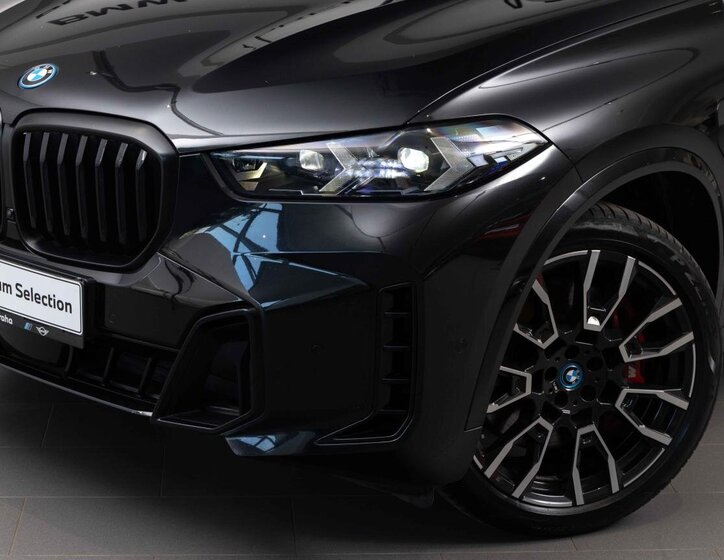 BMW X5 SUV / Terénní 3,0 l 360 kw