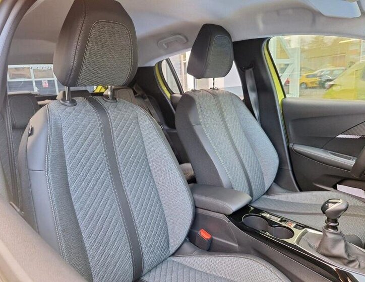 Peugeot 208 Hatchback 1,2 l 74 kw