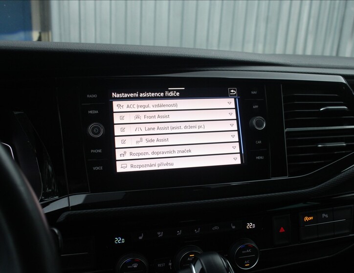 Volkswagen Multivan 14