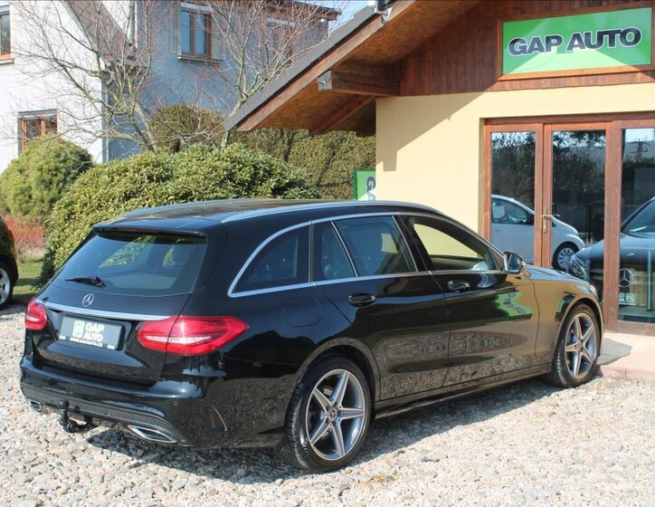 Mercedes-Benz Třídy C Kombi 2,1 l 150 kw