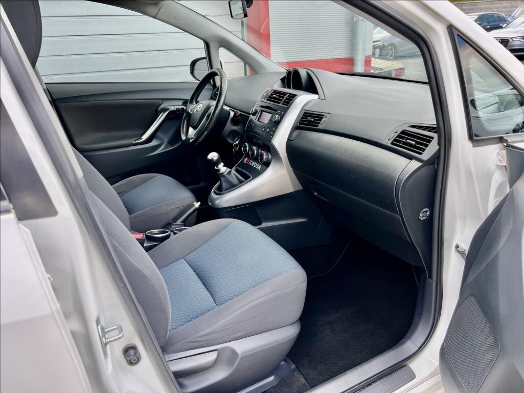 Toyota Verso MPV 1,6 l 82 kw