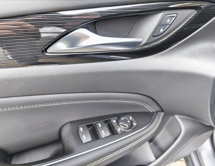 Opel Insignia Hatchback 2,0 l 125 kw