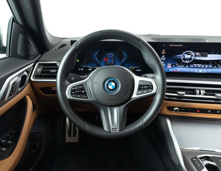 BMW i4 12