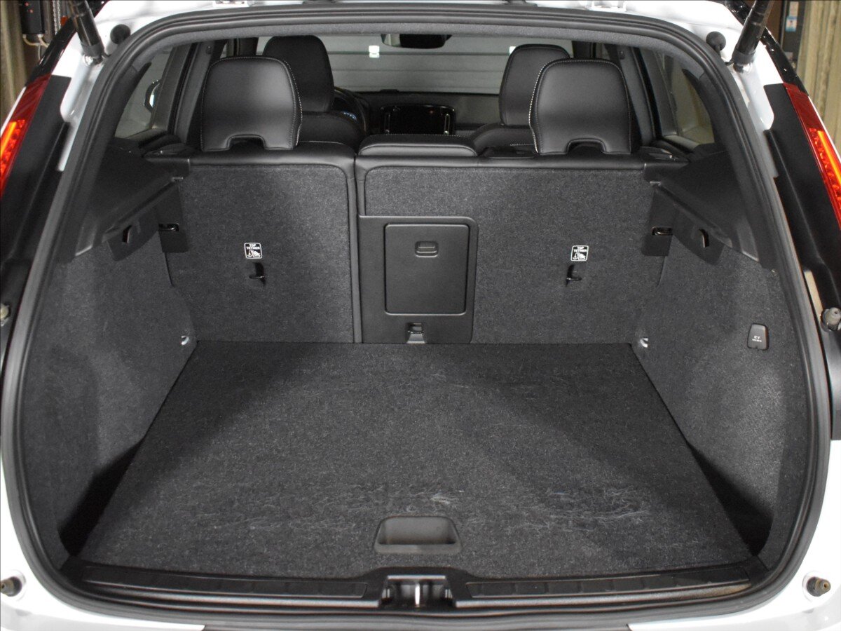 Volvo XC40 SUV 2,0 l 145 kw