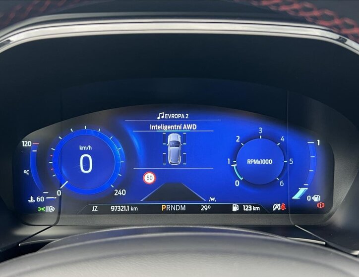 Ford Kuga SUV / Terénní 2,0 l 140 kw