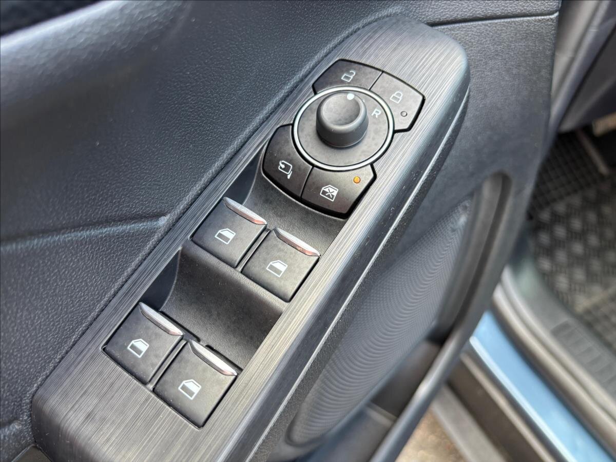 Ford Kuga SUV / Terénní 2,0 l 88 kw