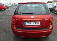 Suzuki SX4 8
