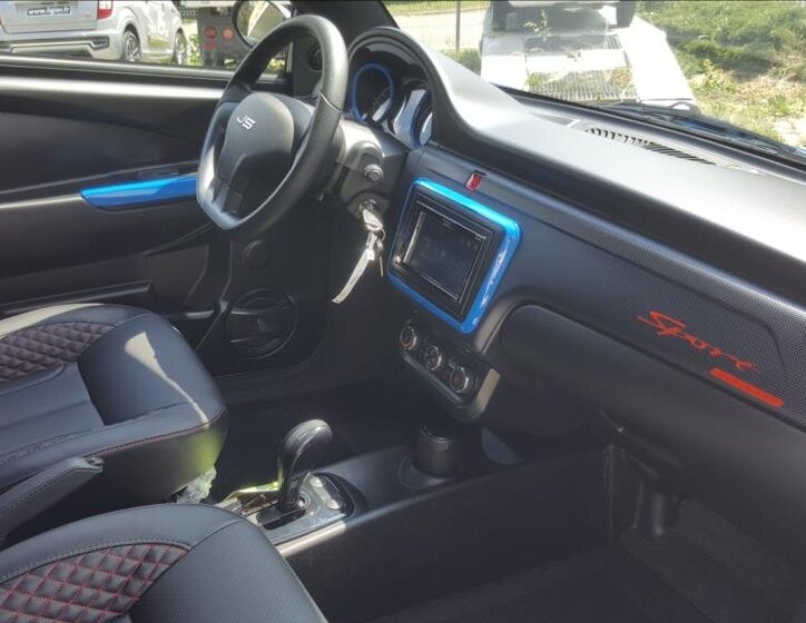 Ligier JS 50 L Hatchback 478,0 6 kw