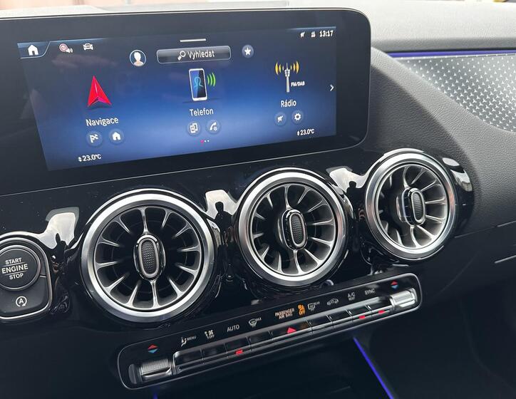 Mercedes-Benz GLA 13