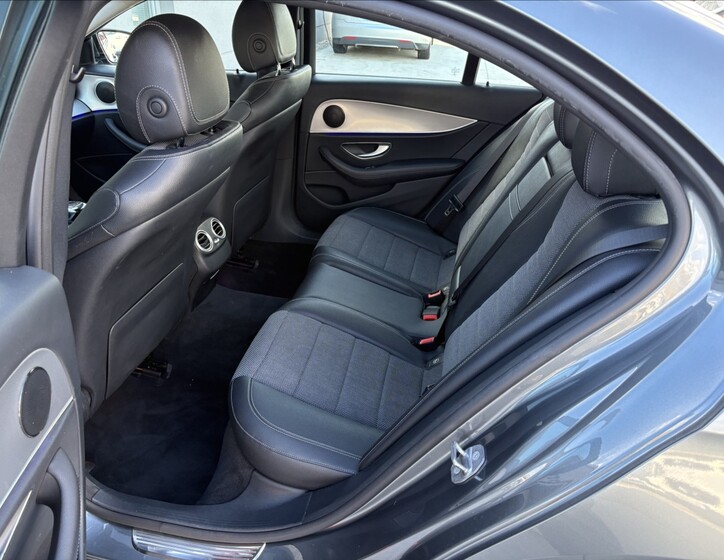 Mercedes-Benz Třídy E 25