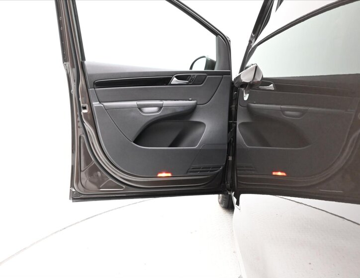 Volkswagen Sharan 23