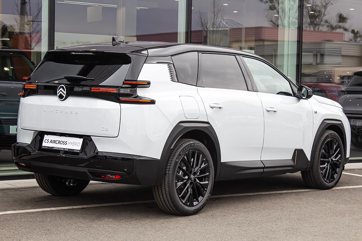 Citroën C5 Aircross SUV / Terénní 1,6 l 143 kw