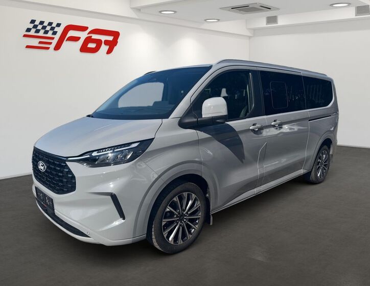 Ford Tourneo Custom 1