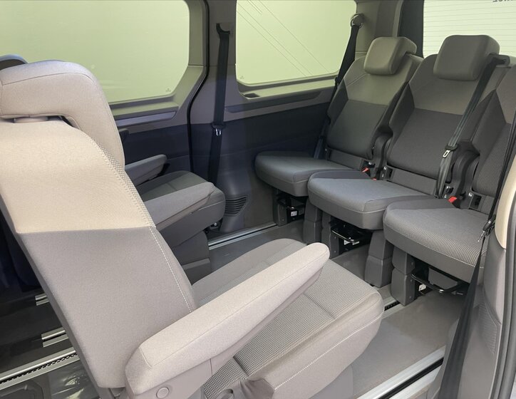 Volkswagen Multivan 18