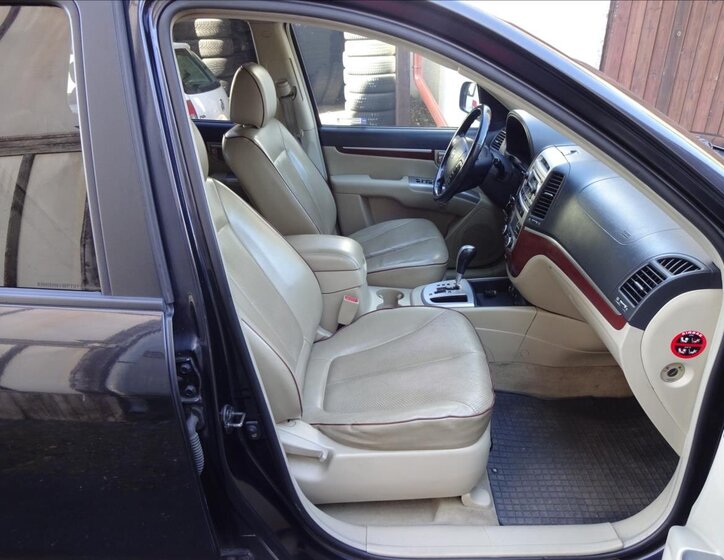 Hyundai Santa Fe SUV / Terénní 2,2 l 114 kw