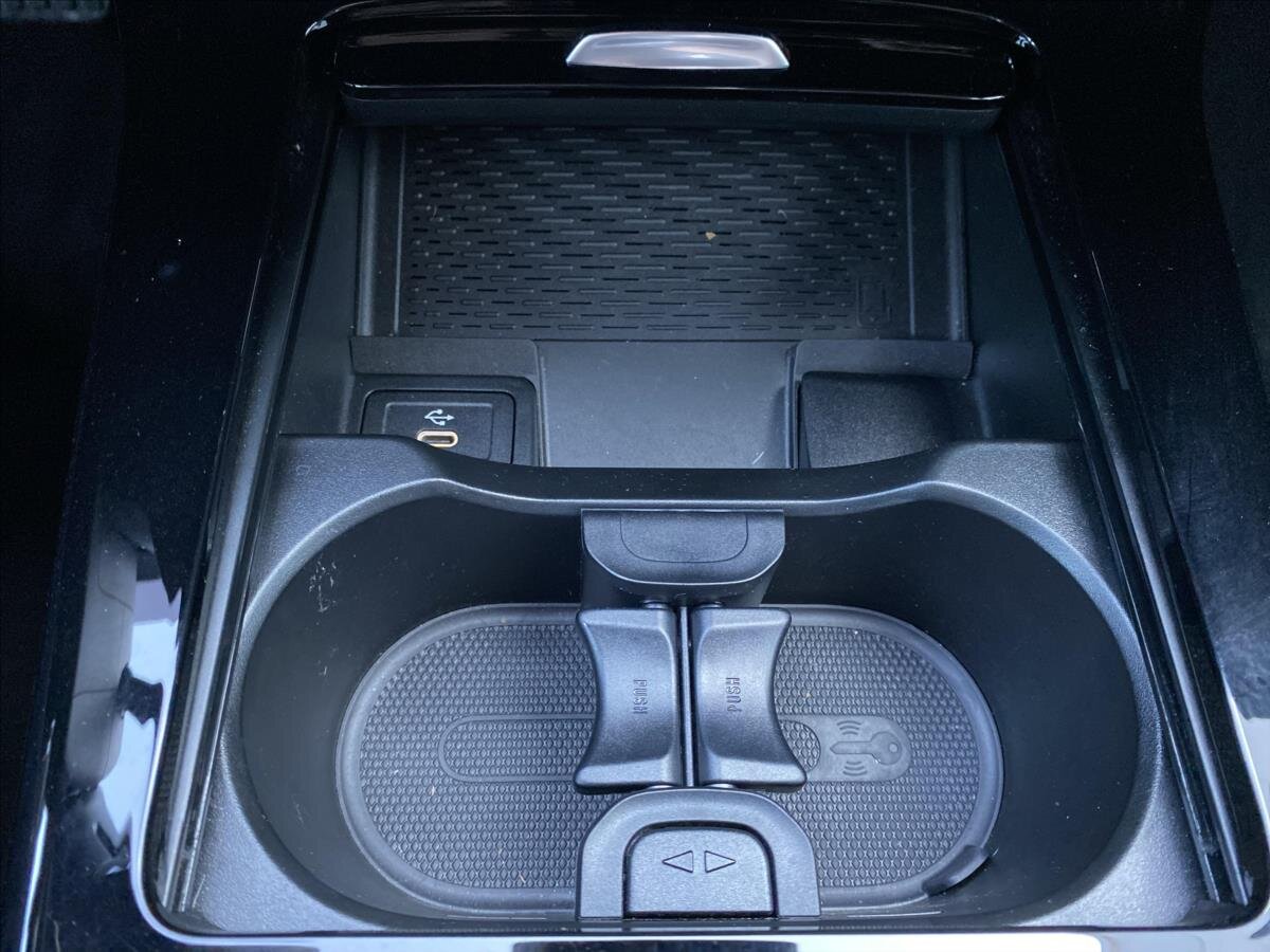 Mercedes-Benz Třídy A Sedan / Limuzína 1,3 l 120 kw