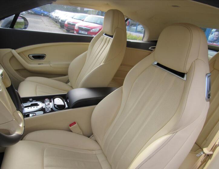 Bentley Continental GTC 13
