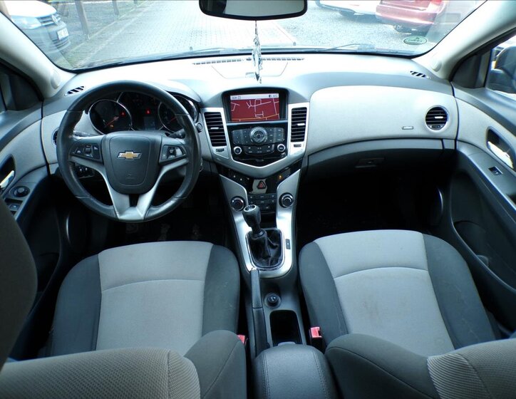 Chevrolet Cruze Sedan / Limuzína 2,0 l 110 kw