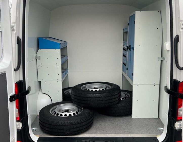 Volkswagen Crafter Skříň 2,0 l 75 kw