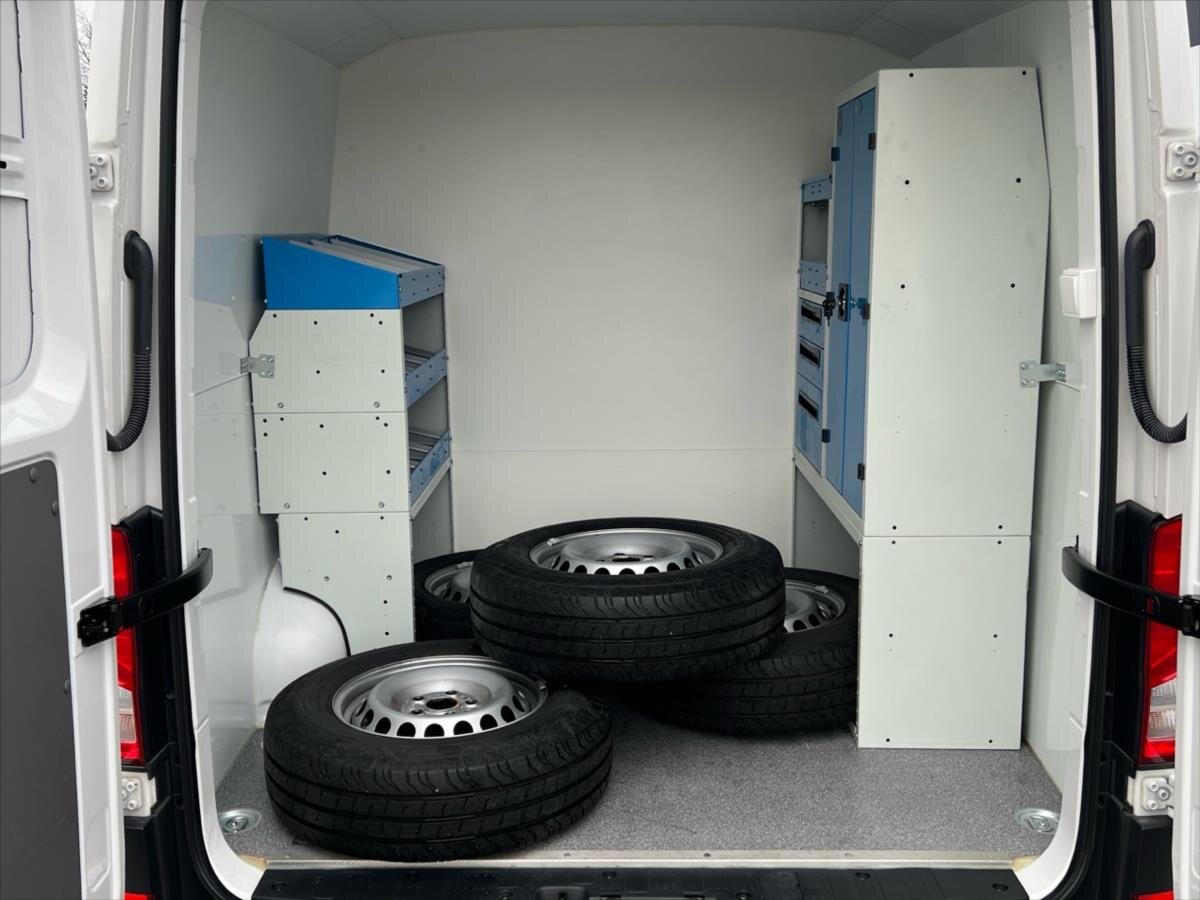 Volkswagen Crafter Skříň 2,0 l 75 kw