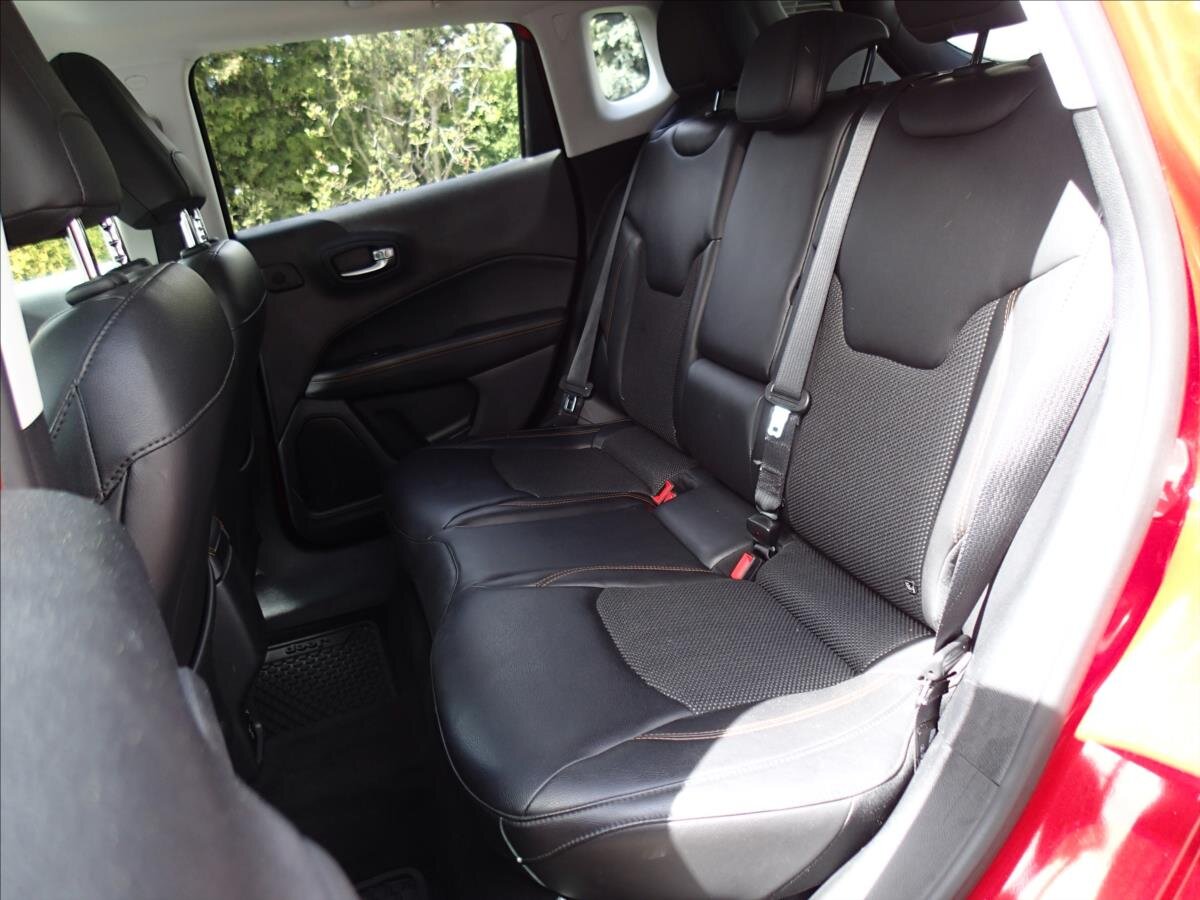 Jeep Compass SUV / Terénní 2,0 l 103 kw