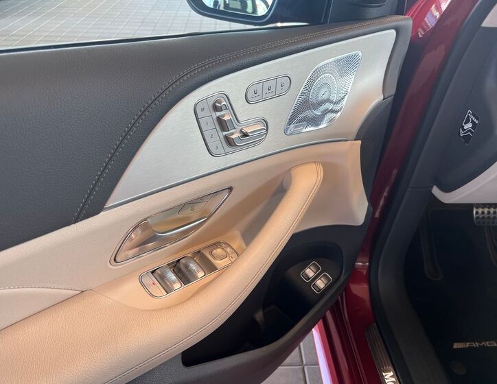 Mercedes-Benz GLS 11