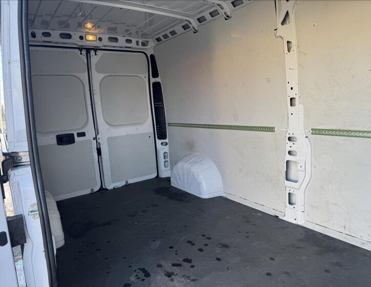 Opel Movano Skříň 2,2 l 103 kw